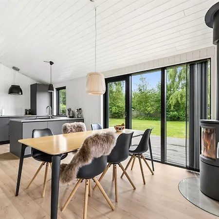 Pertti - 750m From The Sea By Interhome * Store Fuglede