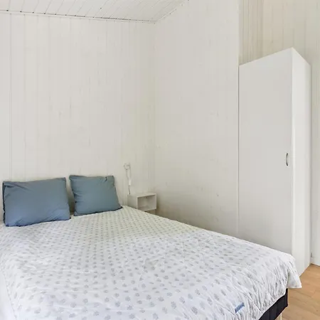 Pertti - 750m From The Sea By Interhome *